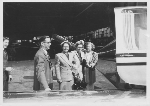 alida-anderson-at-airport